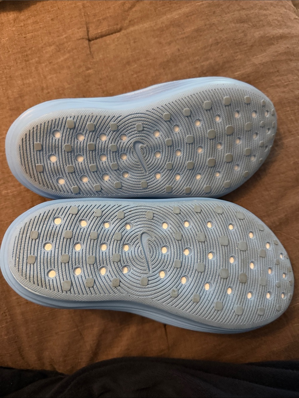 Nike ReactX Rejuven8 - Picture 4 of 4